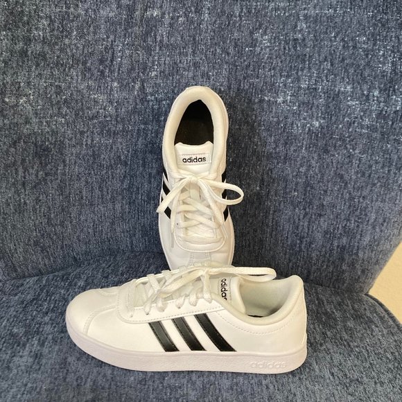 adidas Other - adidas Girls Size 2 White Leather